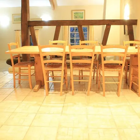 Lovely 4-bed House In Biron Dom wakacyjny *