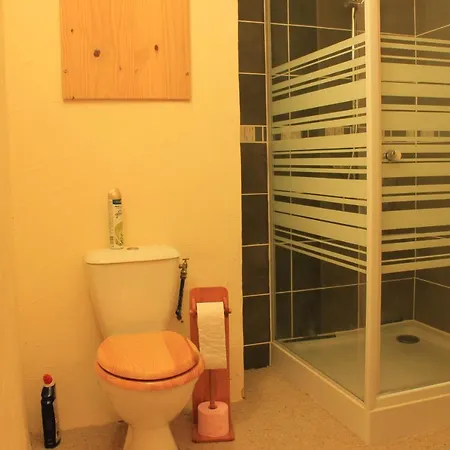 Lovely 4-bed House In Biron Dom wakacyjny Lacapelle-Biron