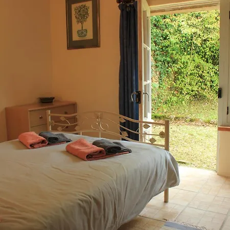 Lovely 4-bed House In Biron Lacapelle-Biron