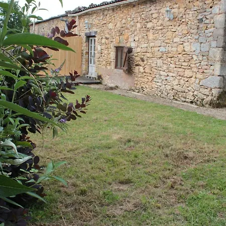 Dom wakacyjny Lovely 4-bed House In Biron *