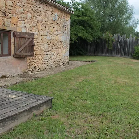 Dom wakacyjny Lovely 4-bed House In Biron Lacapelle-Biron
