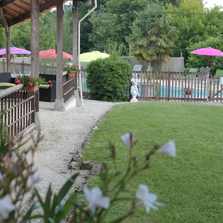 Dom wakacyjny Lovely 4-bed House In Biron