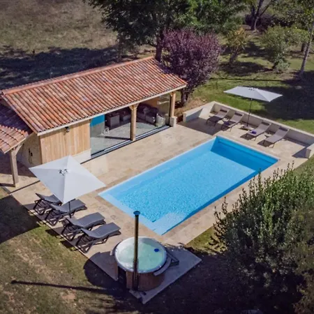 Lovely 8 Persons House In Holiday home Alles-Sur-Dordogne