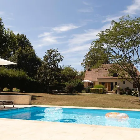 Lovely 8 Persons House In Alles-Sur-Dordogne